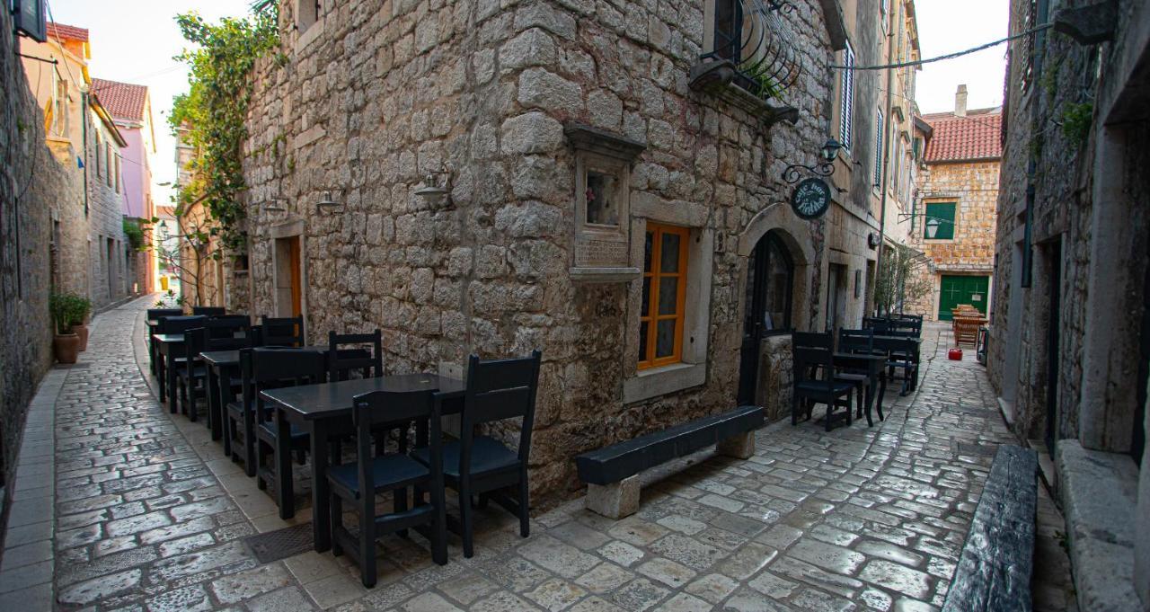 Apartments Ljubo Stari Grad  Kültér fotó