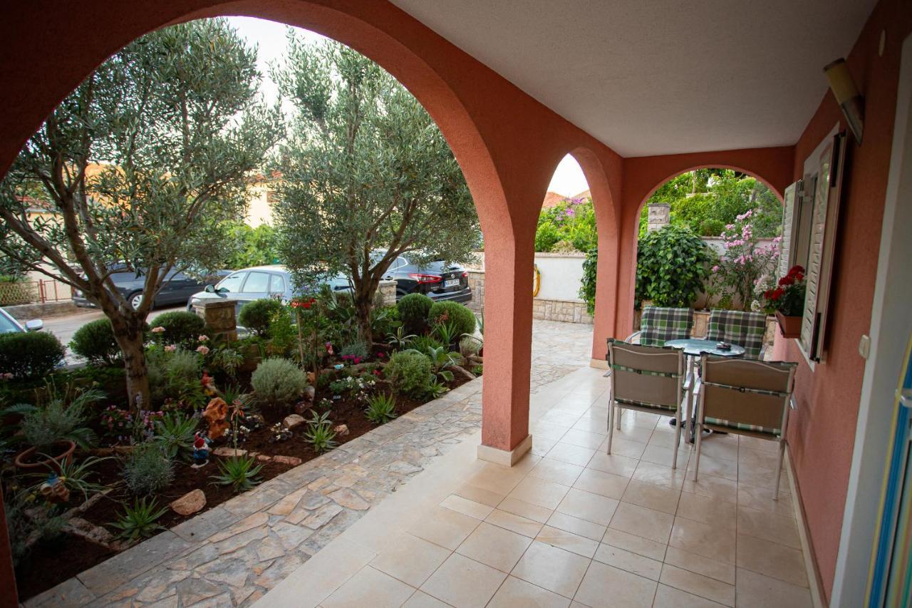 Apartments Ljubo Stari Grad  Kültér fotó